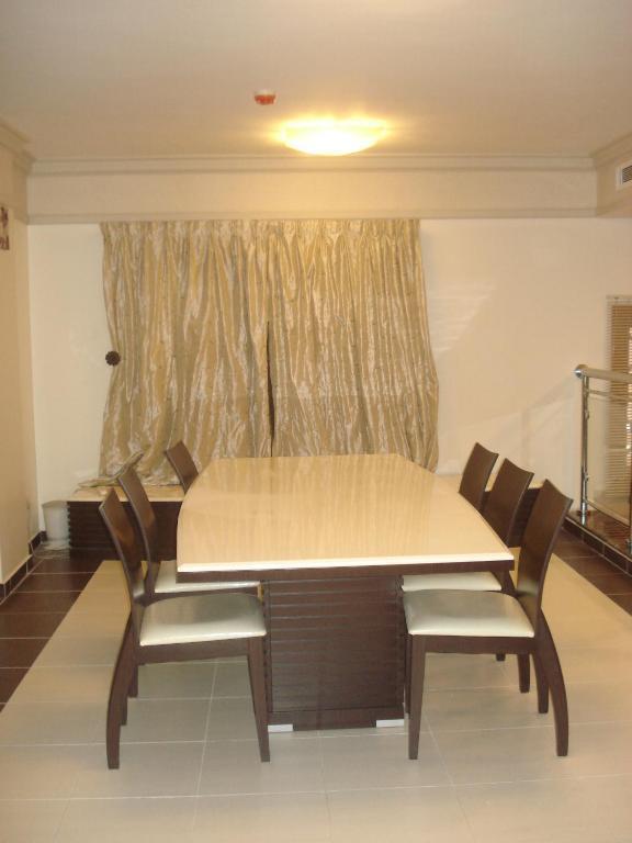 Al Tayyar Suites & Hotel Apartments - Riade Quarto foto
